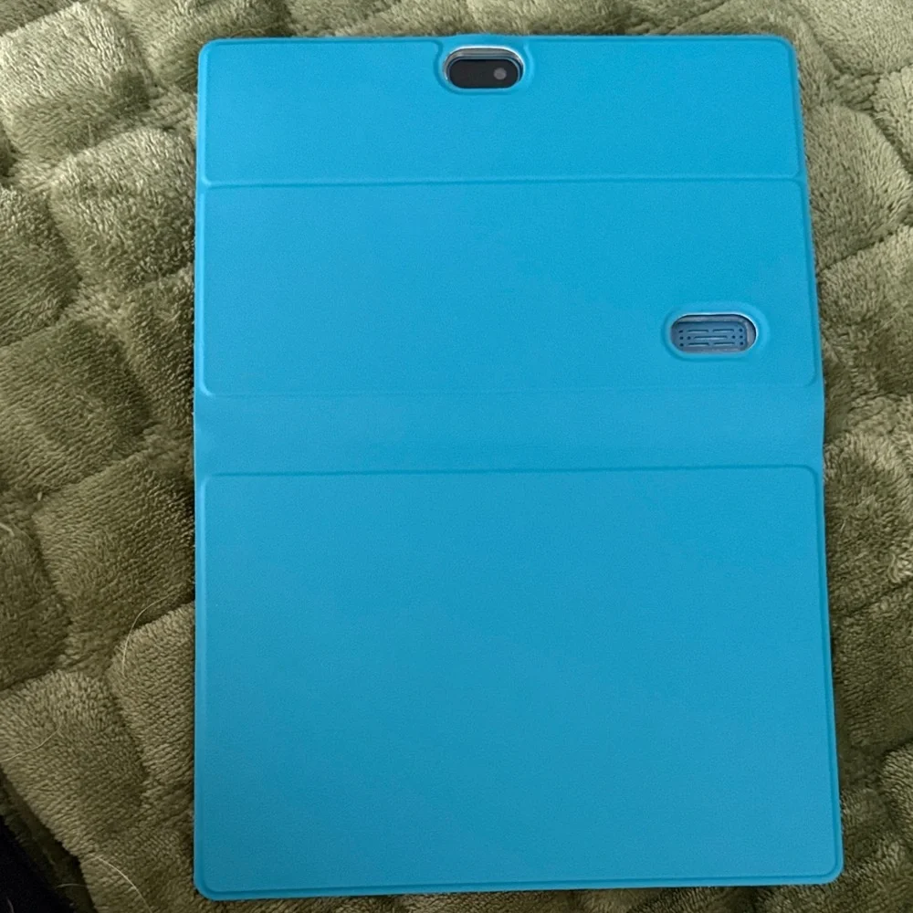 Android Tablet with Case - Picture 6 of 8